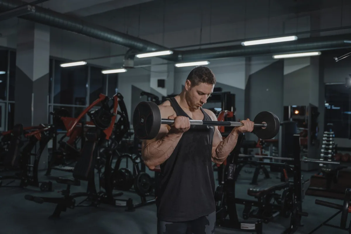 Combien de temps pour transformer son corps en salle homme 40 ans