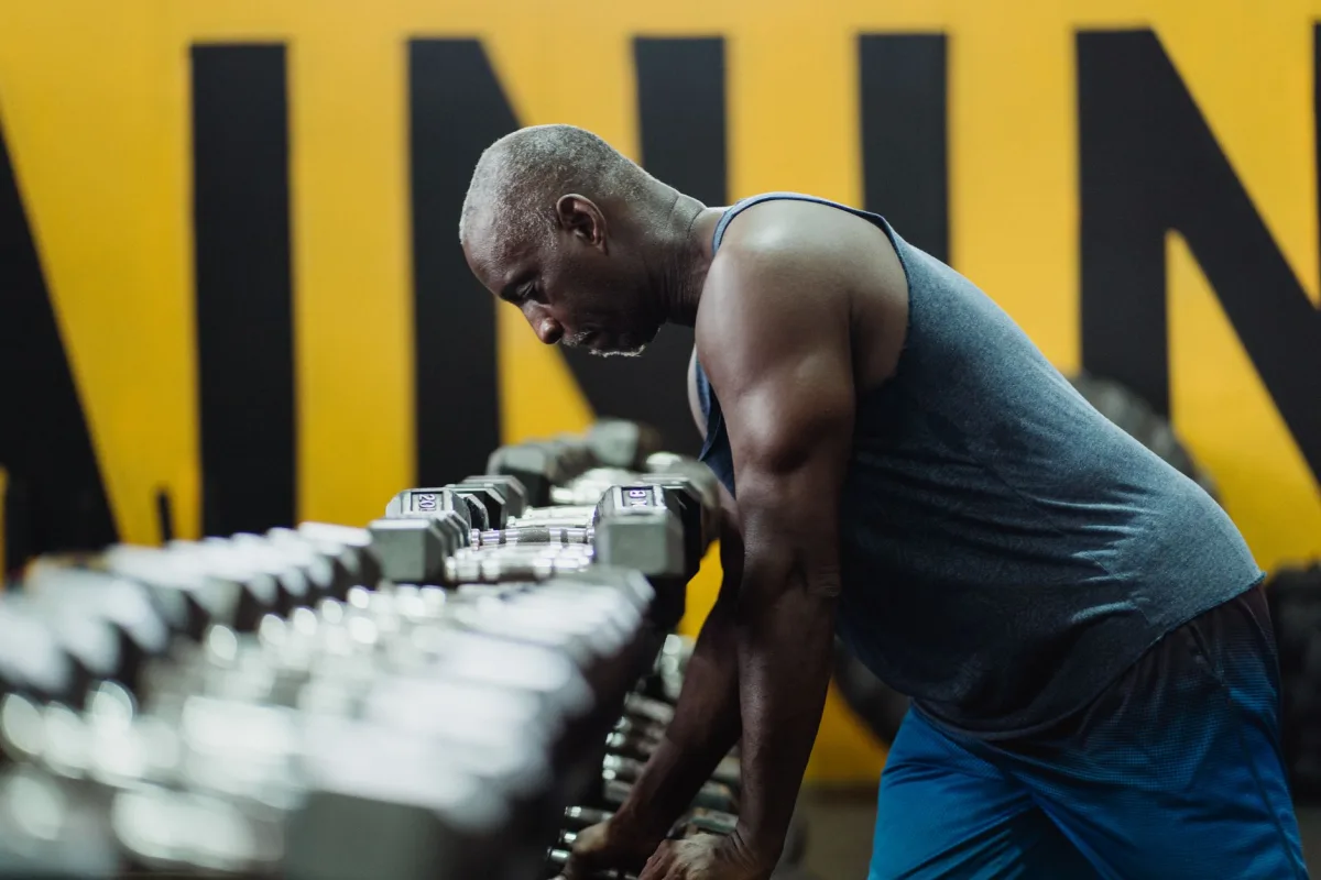 Perdre du poids et prendre du muscle en même temps homme : mythe ?